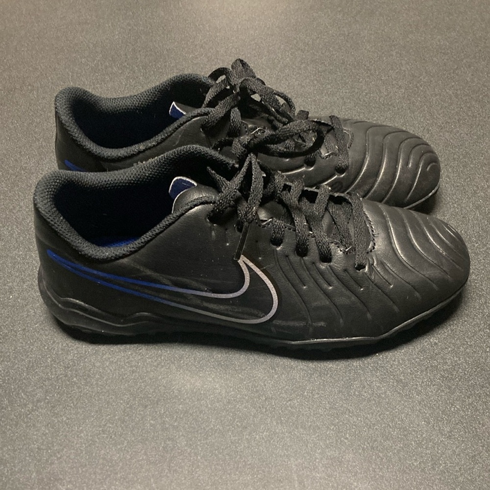 Nike indoor soccer shoes